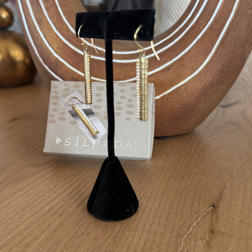 Silpada KR Pearl & Brass Earrings - Picture 3 of 7